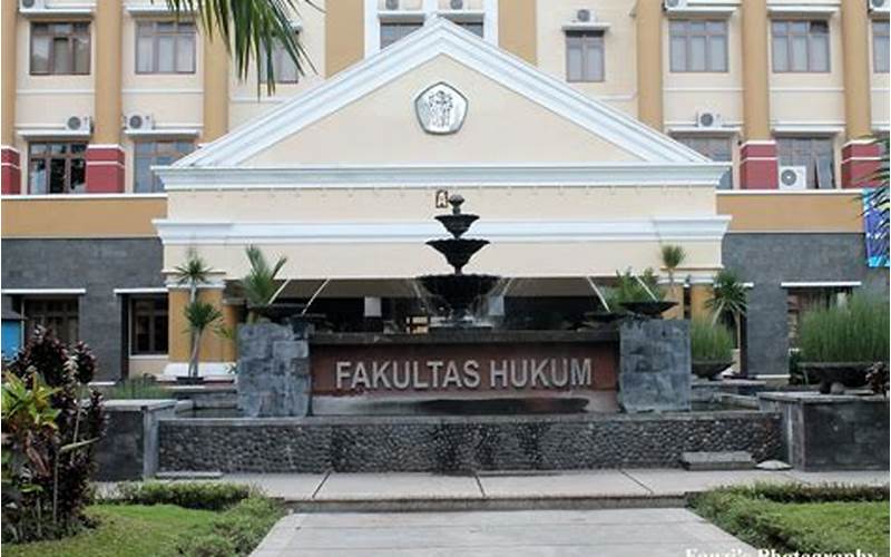 Fakultas Hukum