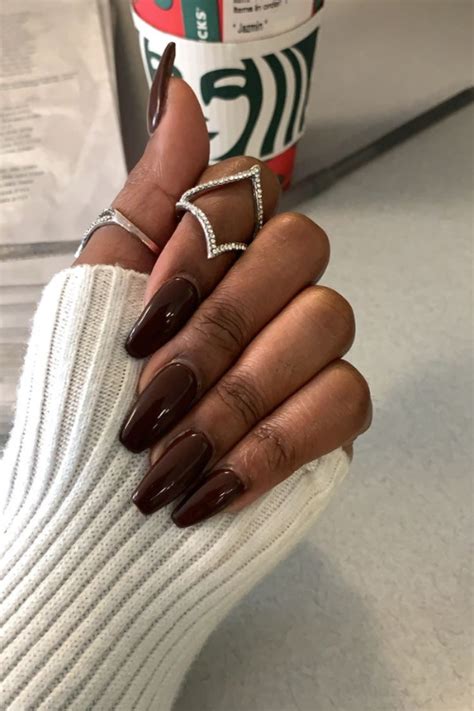Flaunt Your Fingers with Fabulous Fall Nails for Dark Skin: Tips and Trends