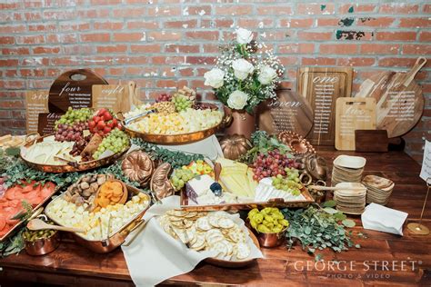 Fall Wedding Food and Drinks