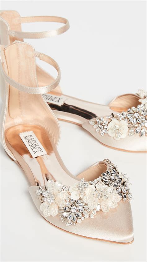 Step into Bliss: Elegant and Comfy Fall Wedding Flats to Add Charm to Your Big Day