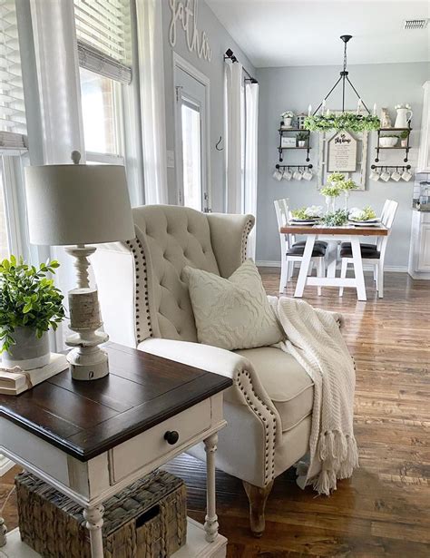 Farmhouse Accent Chair