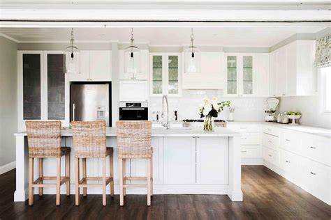 5-Star Recipe for a Farmhouse Coastal Hamptons Style Kitchen: Where Chic Meets Comfort