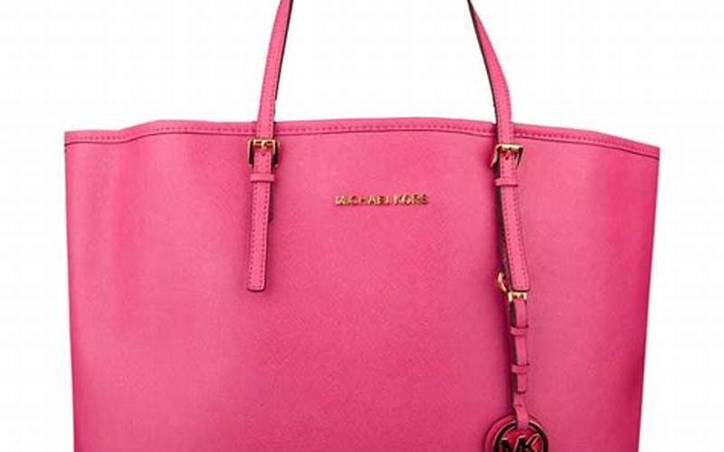 Features Of Michael Kors Pink Travel Bag