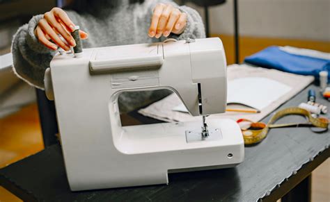Features to Consider for a Sewing Machine for Beginners