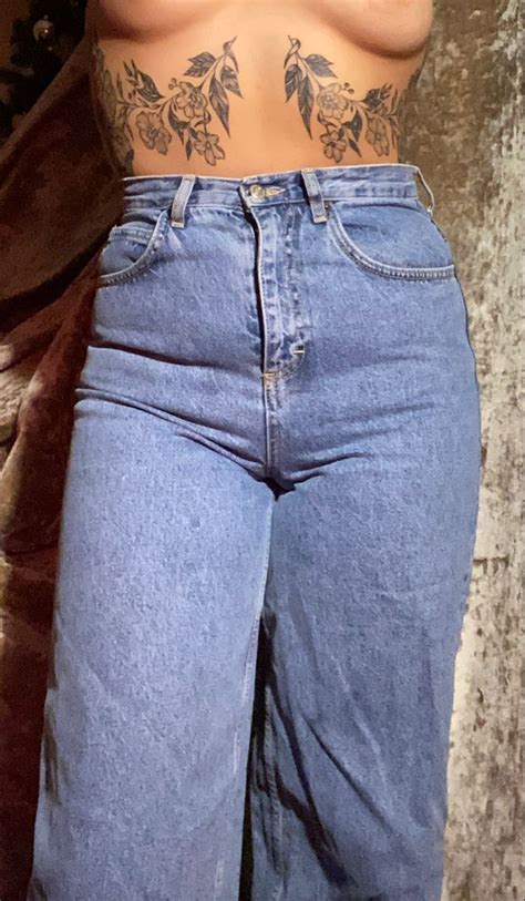 Female Abdomen Tattoos