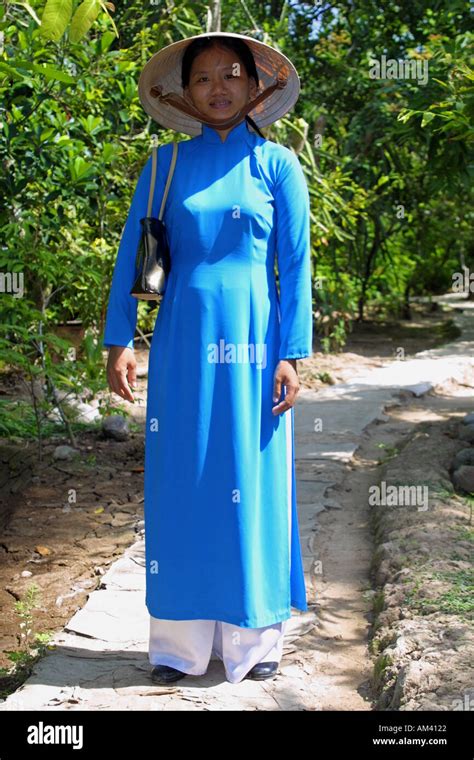 Female Tour Guide Vietnam