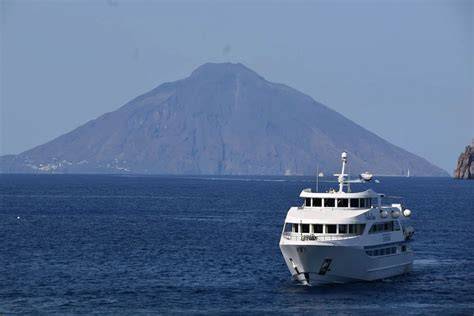 Ferry to Stromboli