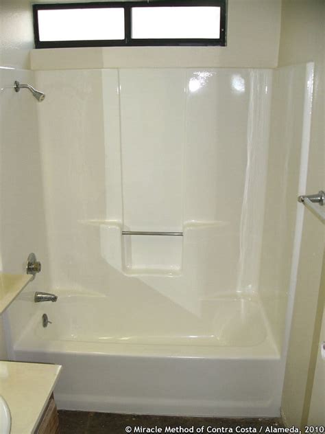 Fiberglass Garden Tub Shower Combo / Garden Tub/Shower combo in the Mulberry II RX838A