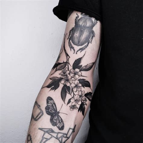 10 Stunning Fill In Tattoo Sleeve Ideas 2021