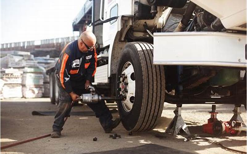 Find Mobile Commercial Truck Repair