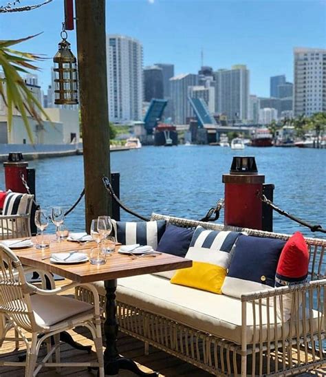 Finding The Best Waterfront Outdoor Dining Restaurants Near You