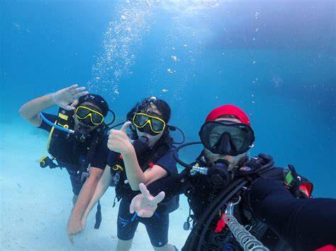 Finding Deep Information Tours