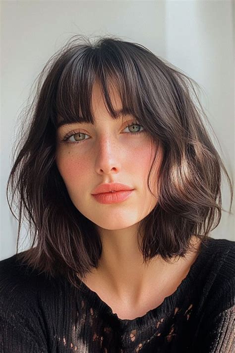 Finding Your Perfect Wavy Bob With Fringe Style