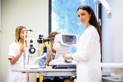 Finding the Right Optometrist Near Me