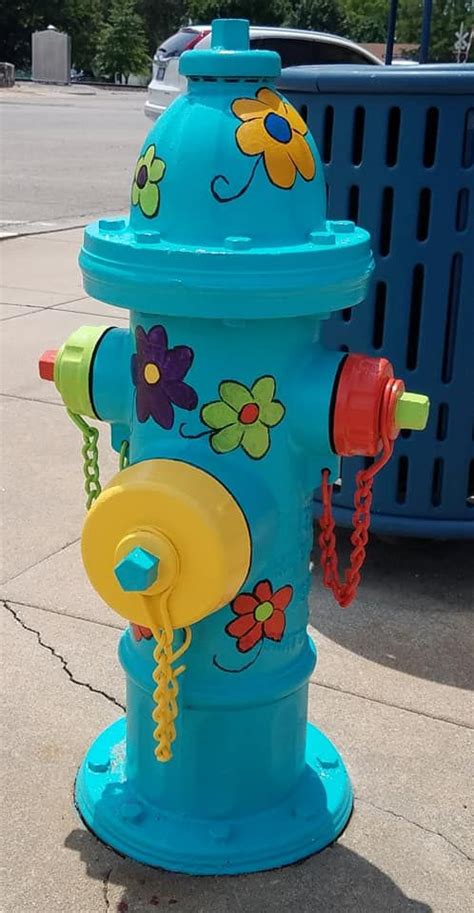 Turn Your Fire Hydrant Into a Stunning Garden Centerpiece: Inspiring Decoration Ideas For Outdoor Spaces