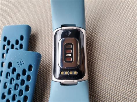 Thermal Troubles: Fitbit Charge 5's Skin Temperature Monitoring Fails to Function