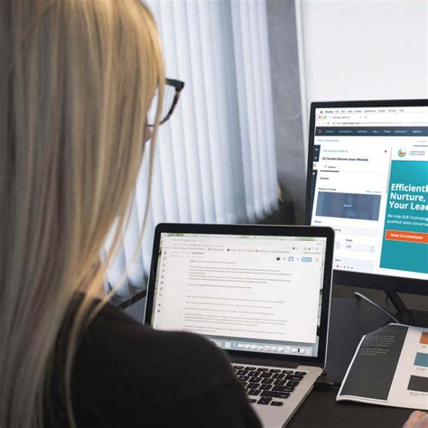 Fix: Photos distorted on a widescreen monitor