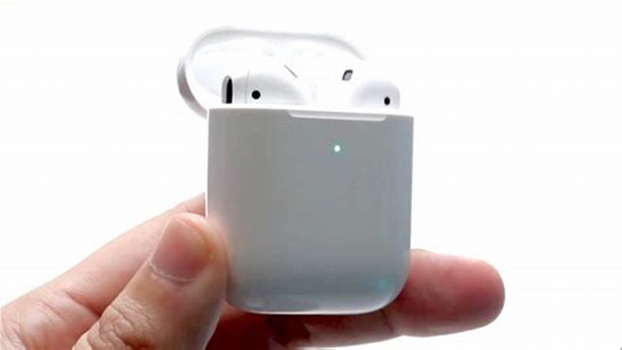 AirPods Case Flashing Green What does it mean & How do I fix it? YouTube