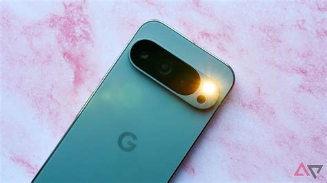 Flashlight support is seemingly missing on the Google Fit app for the Pixel 6