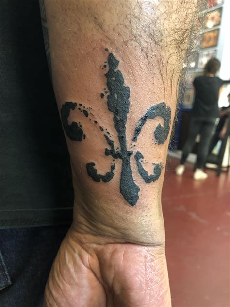 Fleur De Lis Wrist Tattoo / Fleur De Lis Tattoo Lecidef