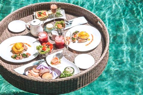 Floating Breakfast Cons