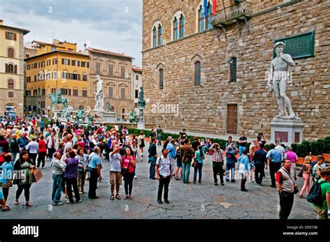 Florence Crowds