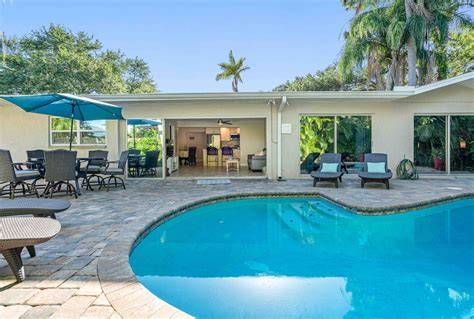 Florida Pool House Rentals