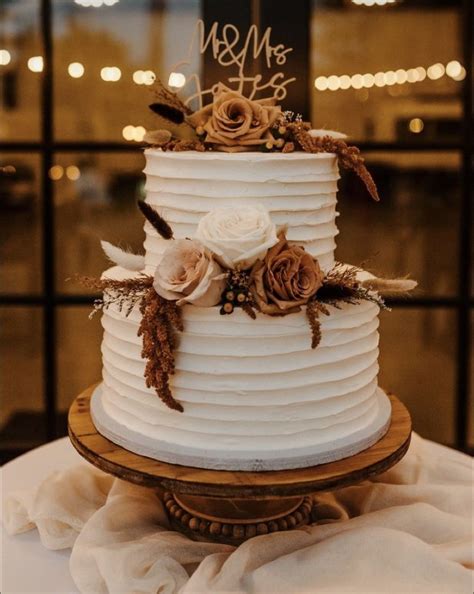 Flower Cake vs. Western Cake