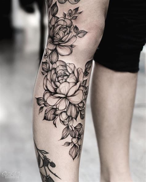 50 Elegant Flowers Tattoos On Leg