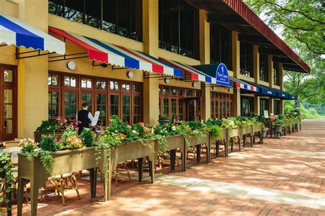 Indulge in Mouthwatering Delights: Discover the Best Food Spots Walking Distance Near You!