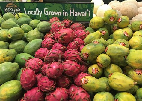 A tourist's guide to grocery shopping in Hawaii | Tangled Up In Food