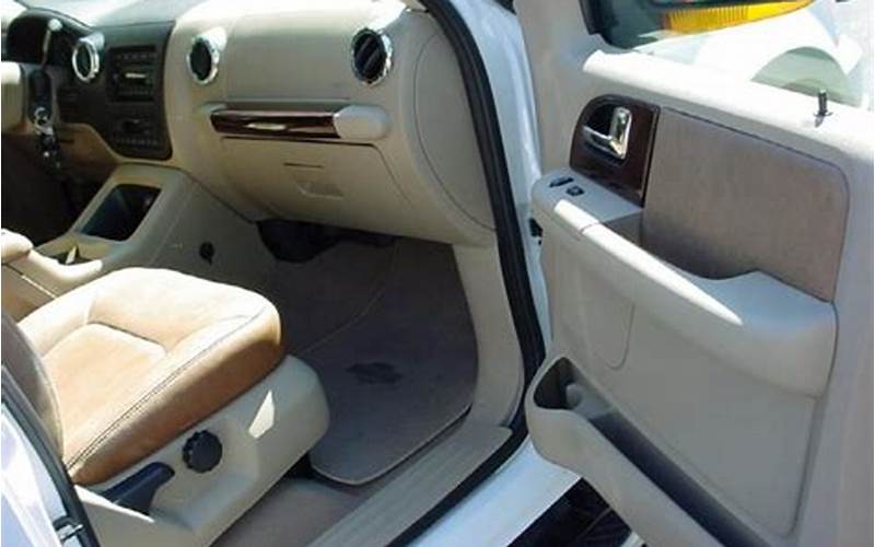 Ford Expedition 2006 King Ranch Interior
