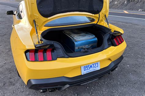 Ford Mustang Convertible 2018 Trunk