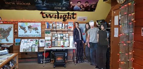 Forks Visitor Center Twilight