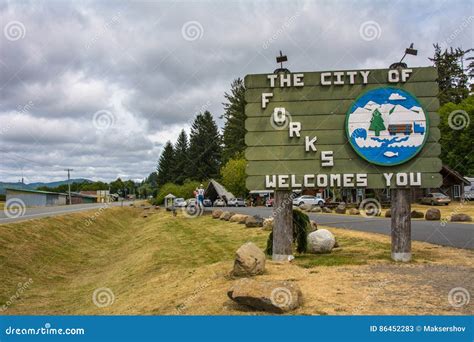 Forks Washington Welcome Sign