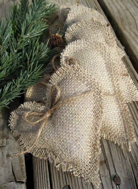 Download Free Rustic Christmas Burlap Crafts