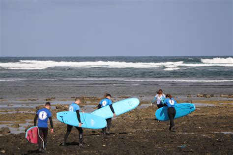 Free Surfers School