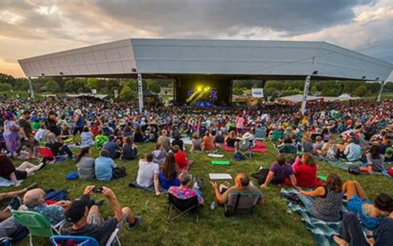 Freedom Hill Lawn Seats