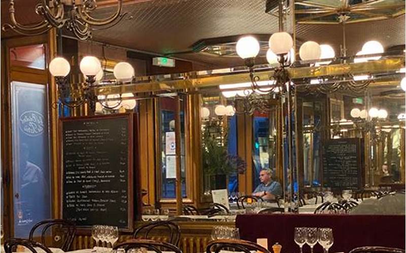 French Restaurant Atmosphere