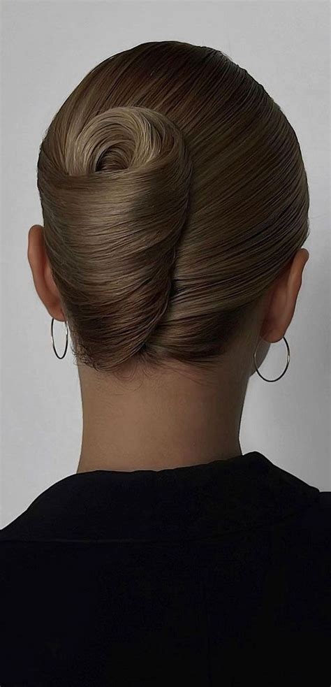French Twist Updo Variations to Explore