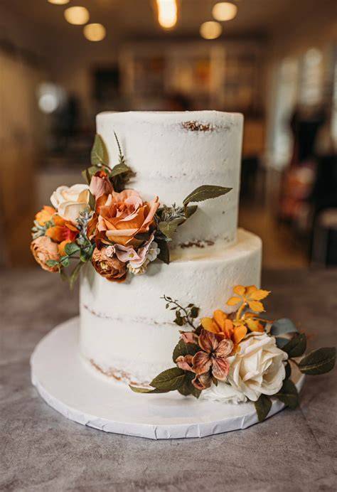 Frequently Asked Questions about 2 Tier Fall Wedding Cakes