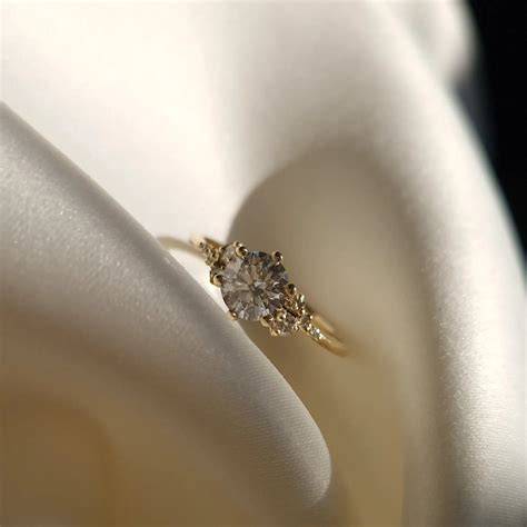 Frequently Asked Questions about Engagement Ring 9ct