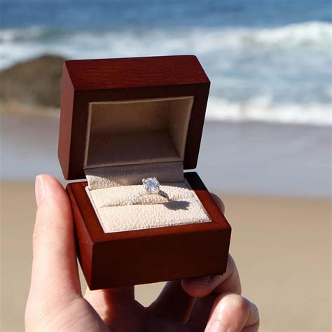 Frequently Asked Questions about Engagement Ring Boxes