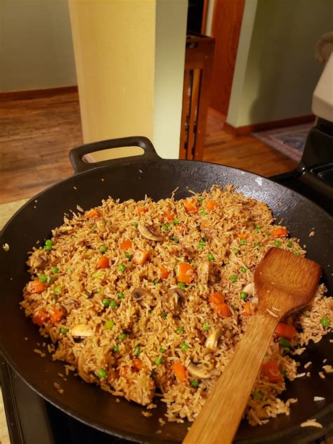 How to Cook Fried Rice in a Wok