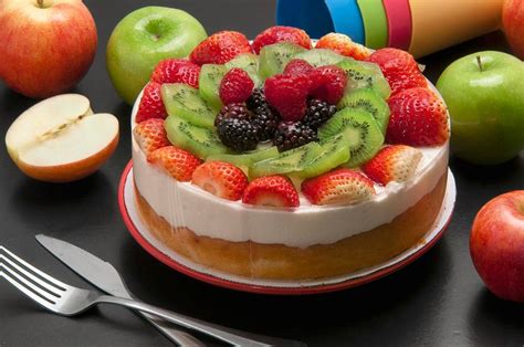 Fruit Topping Cake yang Segar