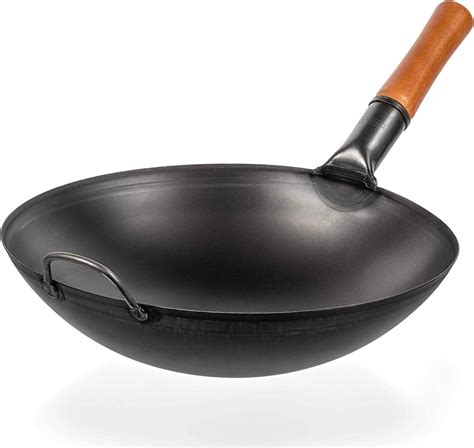 Sizzling Sensations: Mastering Wok-Fried Delights in the Heart of a Chinese Kitchen