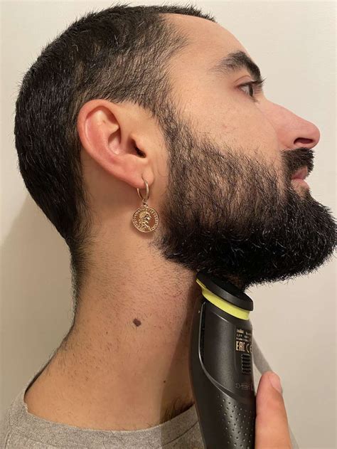 Full Beard Neckline