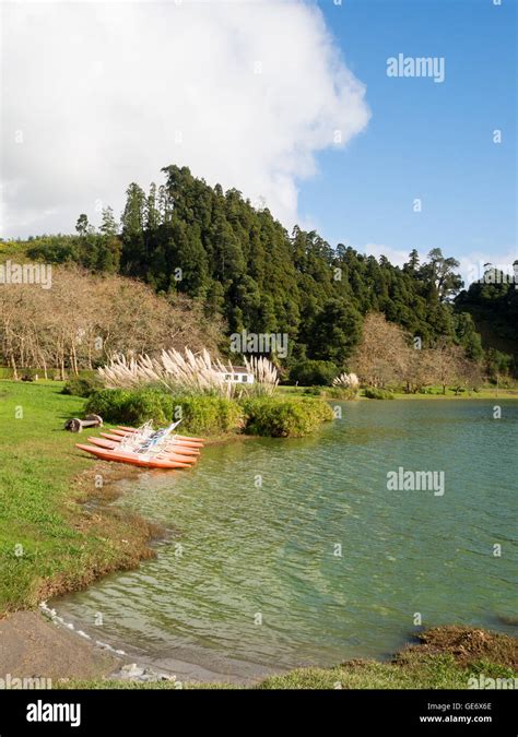 Furnas Lake shore