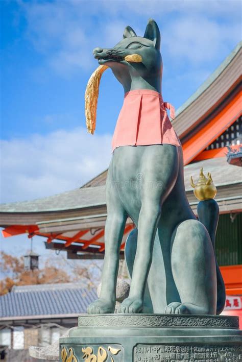 Fushimi Inari foxes