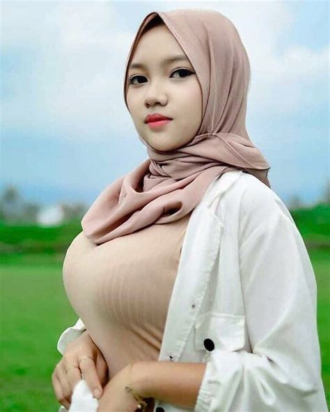 Gadis Indonesia Tanpa Jilbab